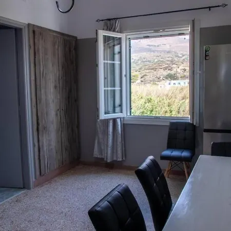 St' Amiralidika Apartamento Komi (Tinos)