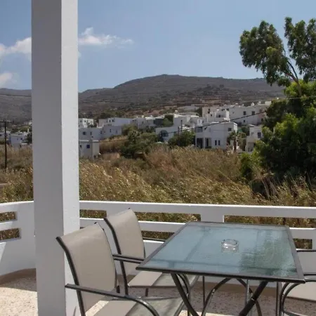 St' Amiralidika Houses Komi (Tinos)